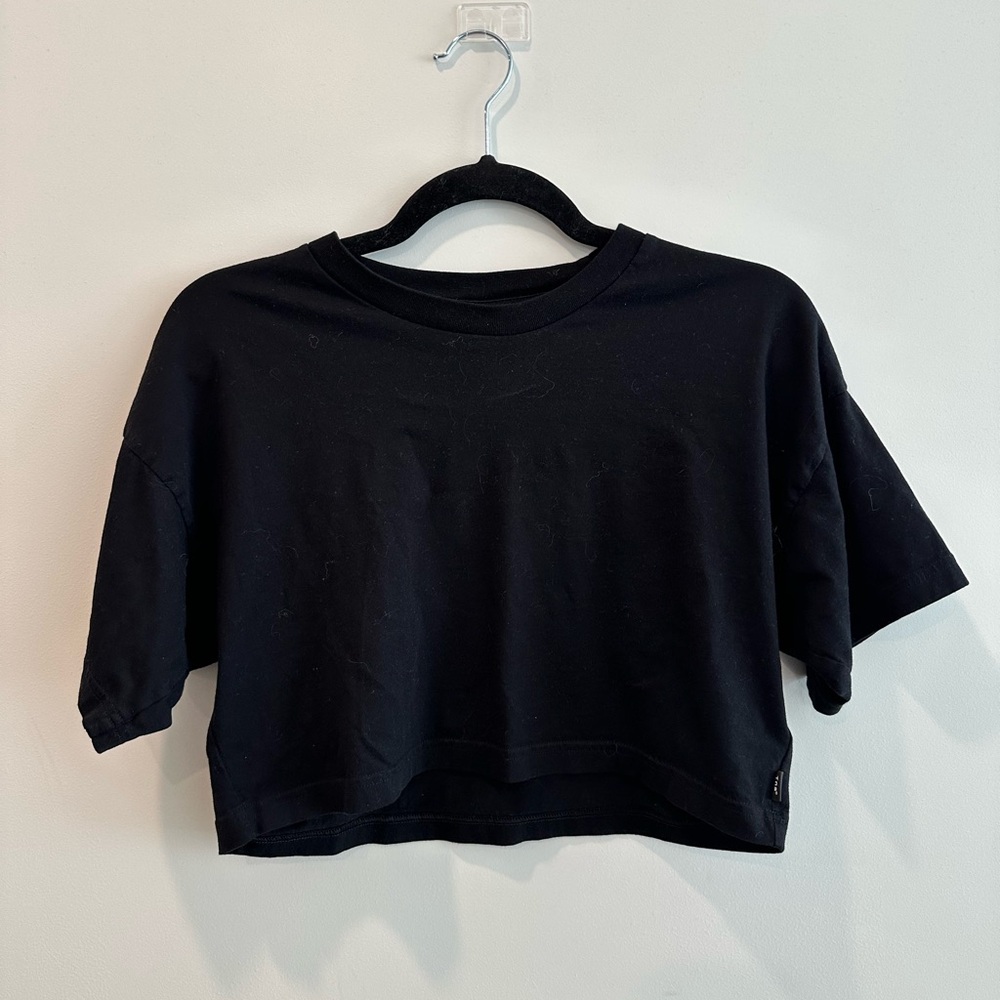 Aritzia TNA short sleeve crop shirt size S